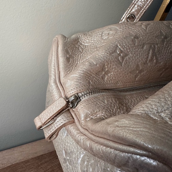 LOUIS VUITTON Limited Peach Shimmer Comet - Picture 4 of 8